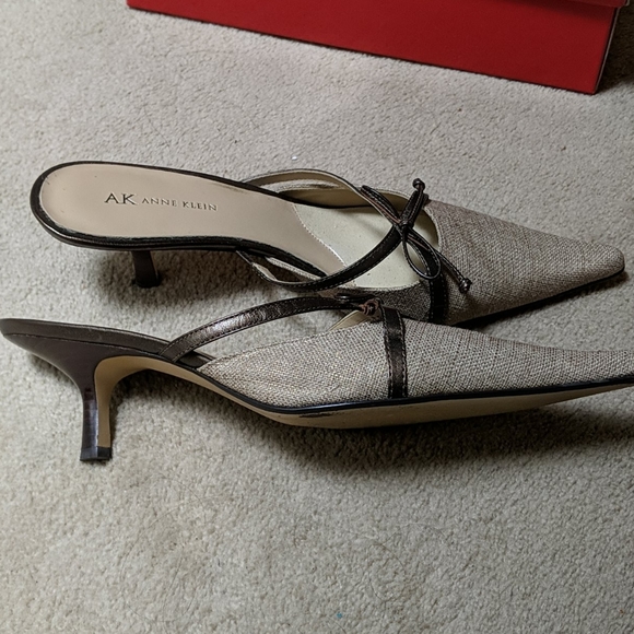 Anne Klein mule kitten heels - Picture 3 of 4
